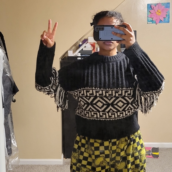 H&M fringe sweater - Picture 5 of 5